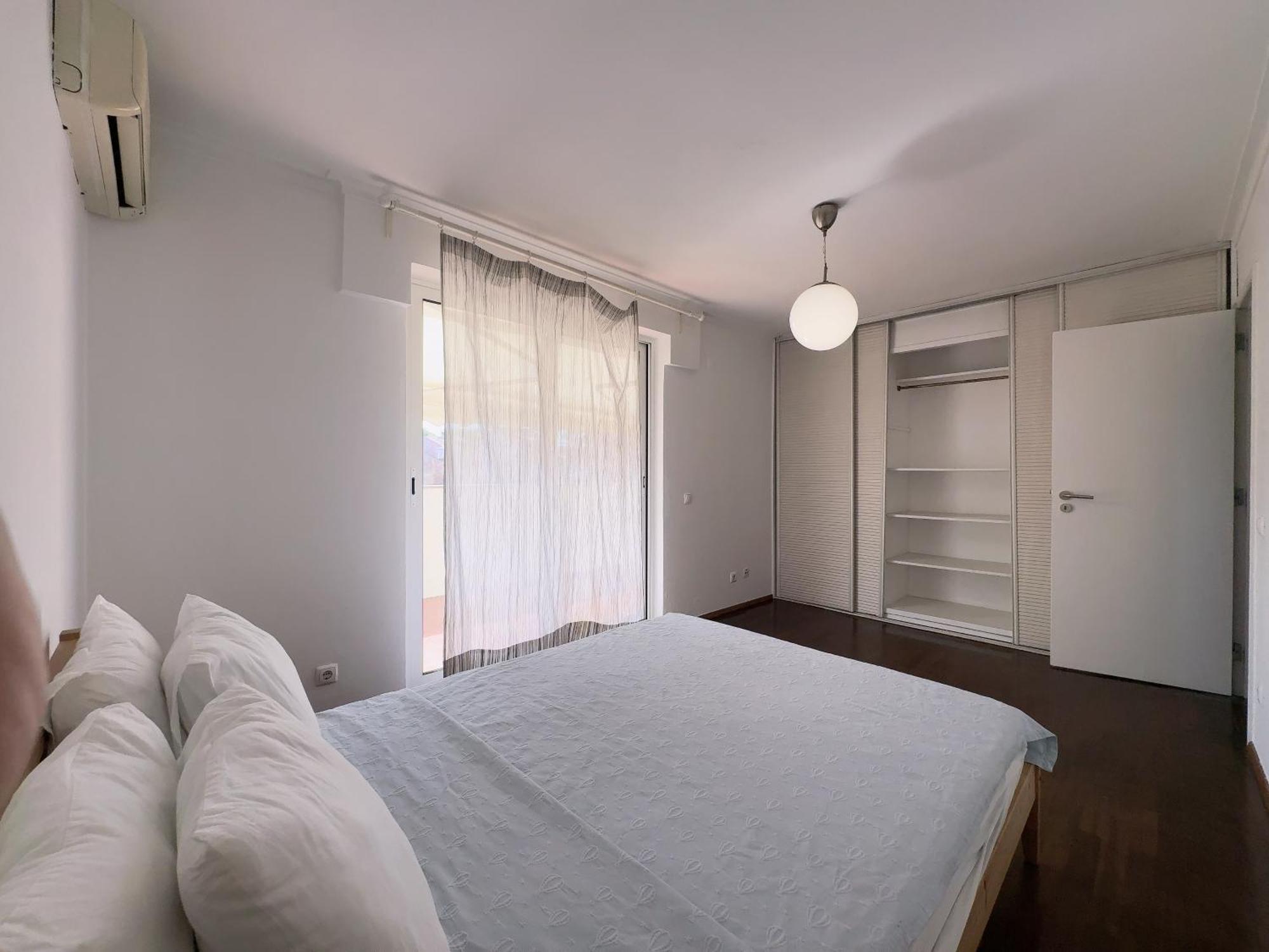 Luxury 4 Bedroom With 3 Bathroom Lisbon Walking Distance To Appartement